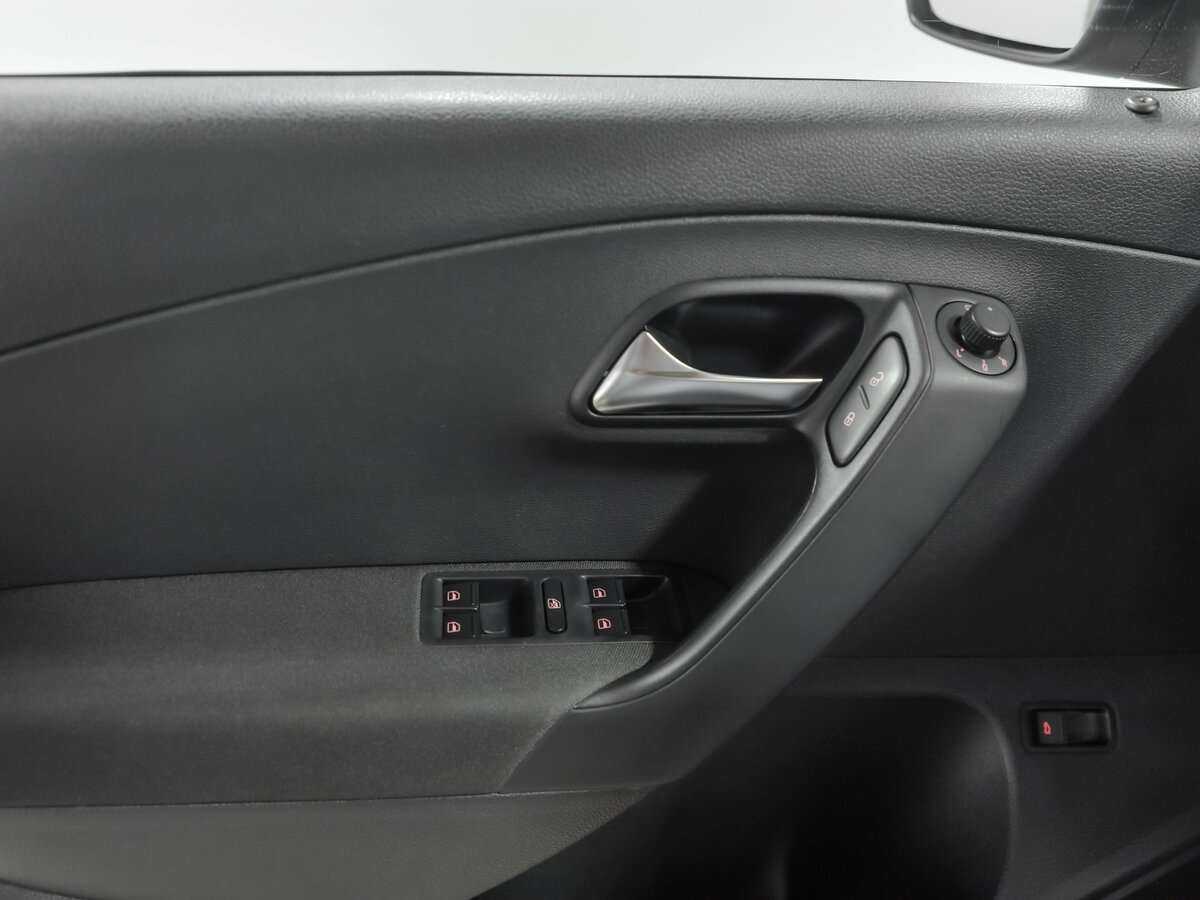 Volkswagen Polo, 2015 Фото №11