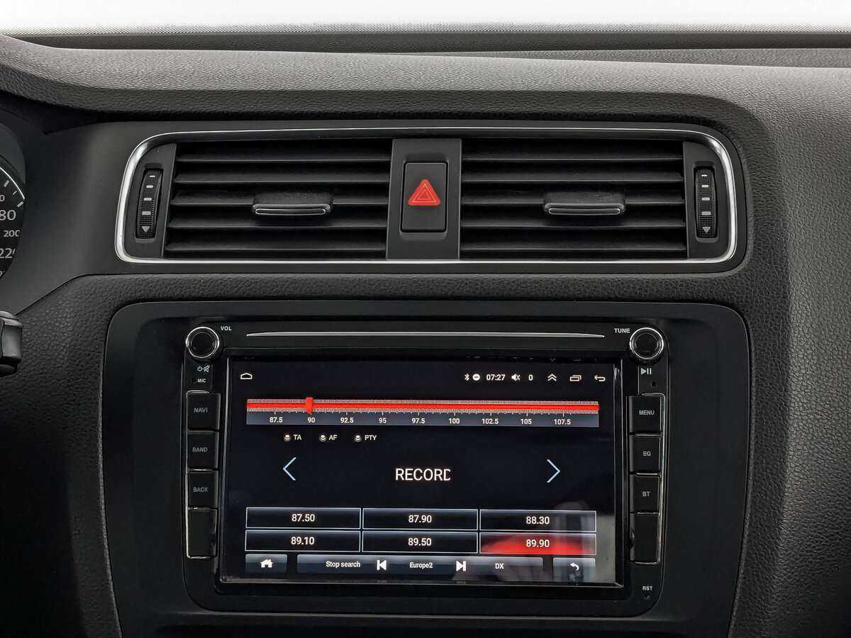 Volkswagen Jetta, 2012 Фото №12