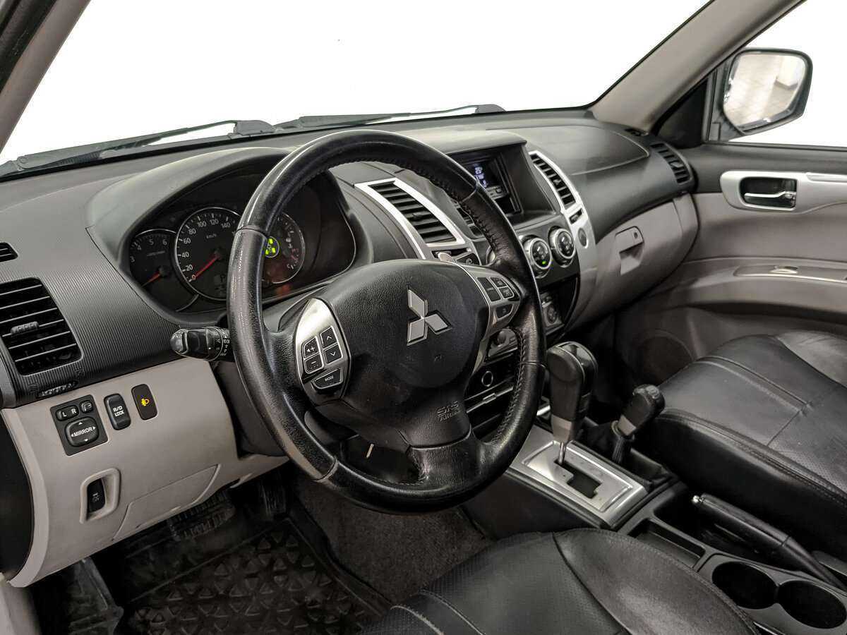 Mitsubishi Pajero Sport, 2012 Фото №11