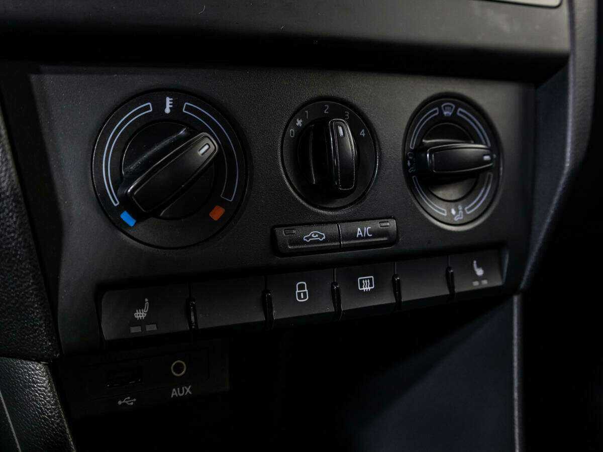 Skoda Rapid, 2016 Фото №16