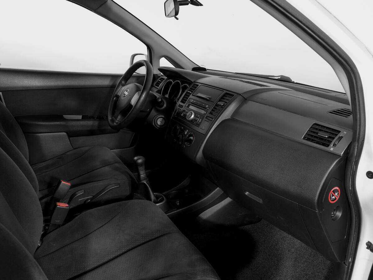 Nissan Tiida, 2013 Фото №8