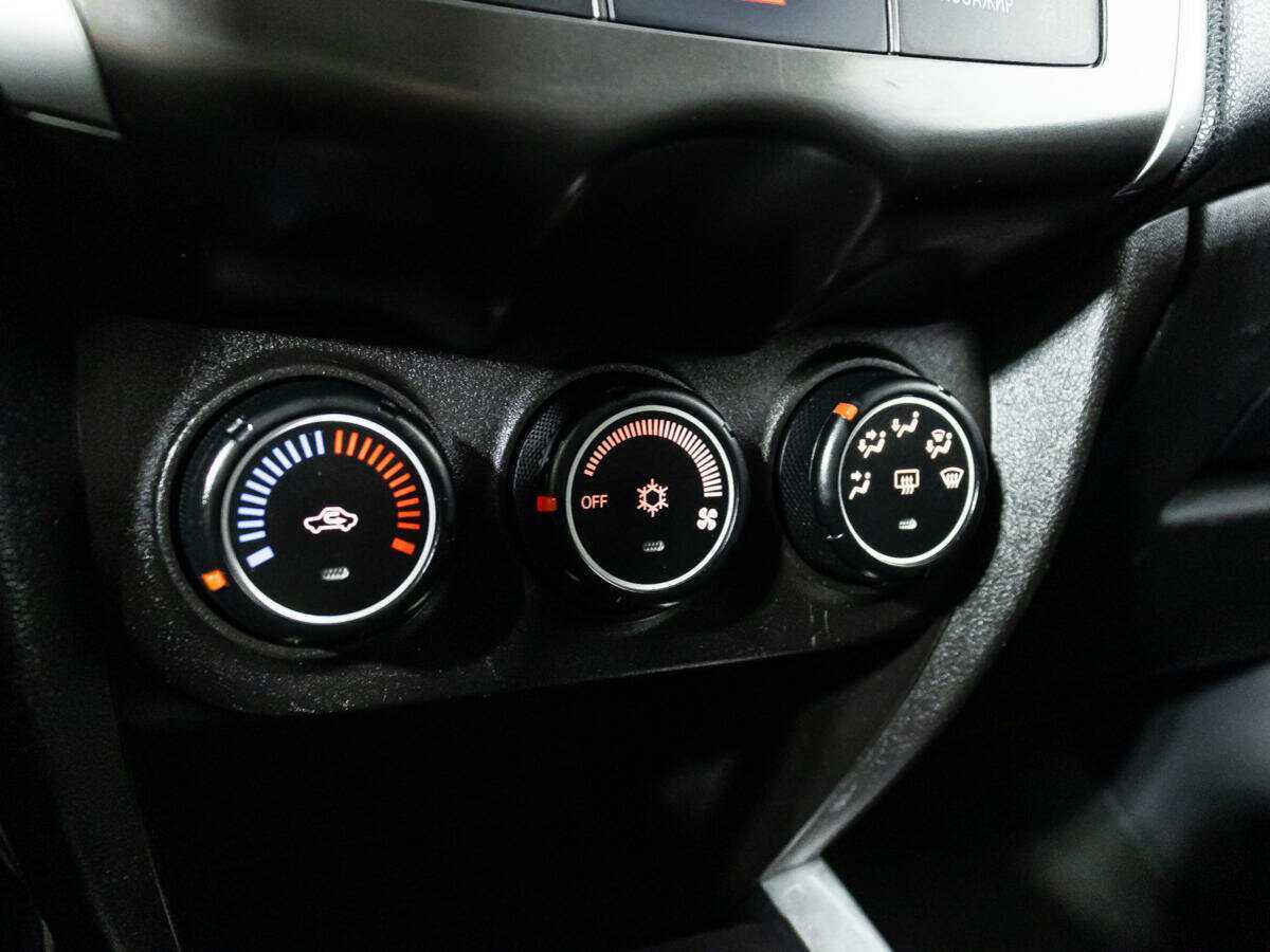 Mitsubishi ASX, 2013 Фото №15