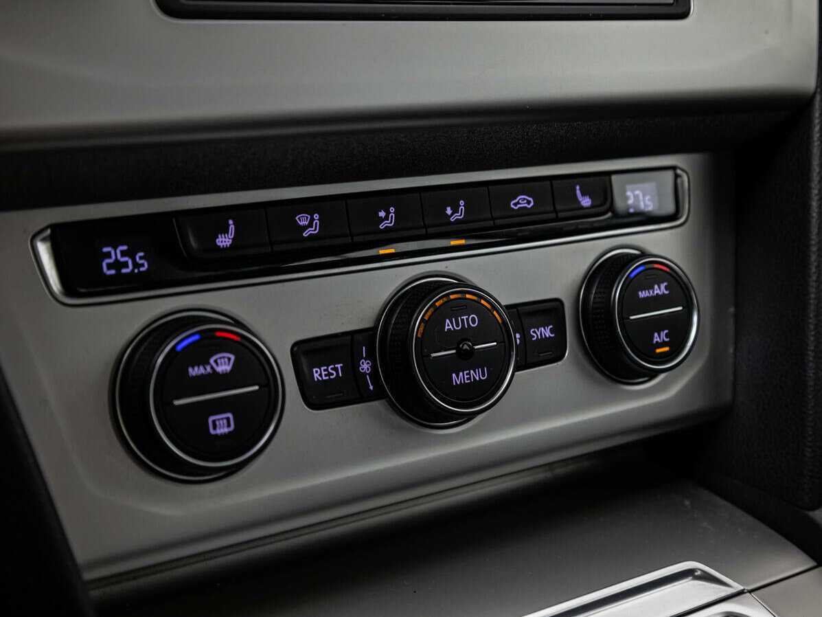 Volkswagen Passat, 2016 Фото №13