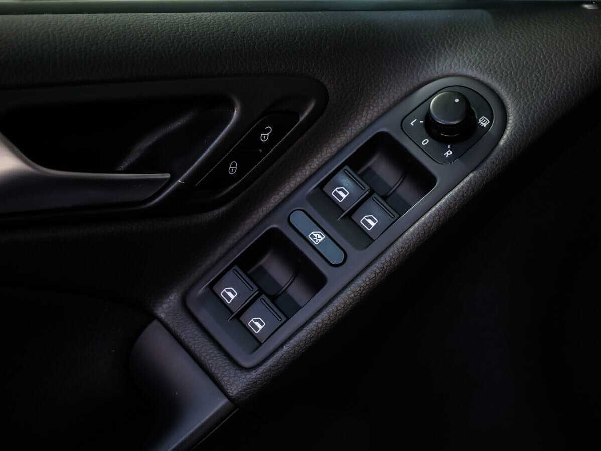 Volkswagen Golf, 2012 Фото №17