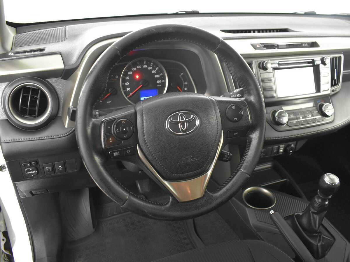 Toyota RAV4, 2015 Фото №10