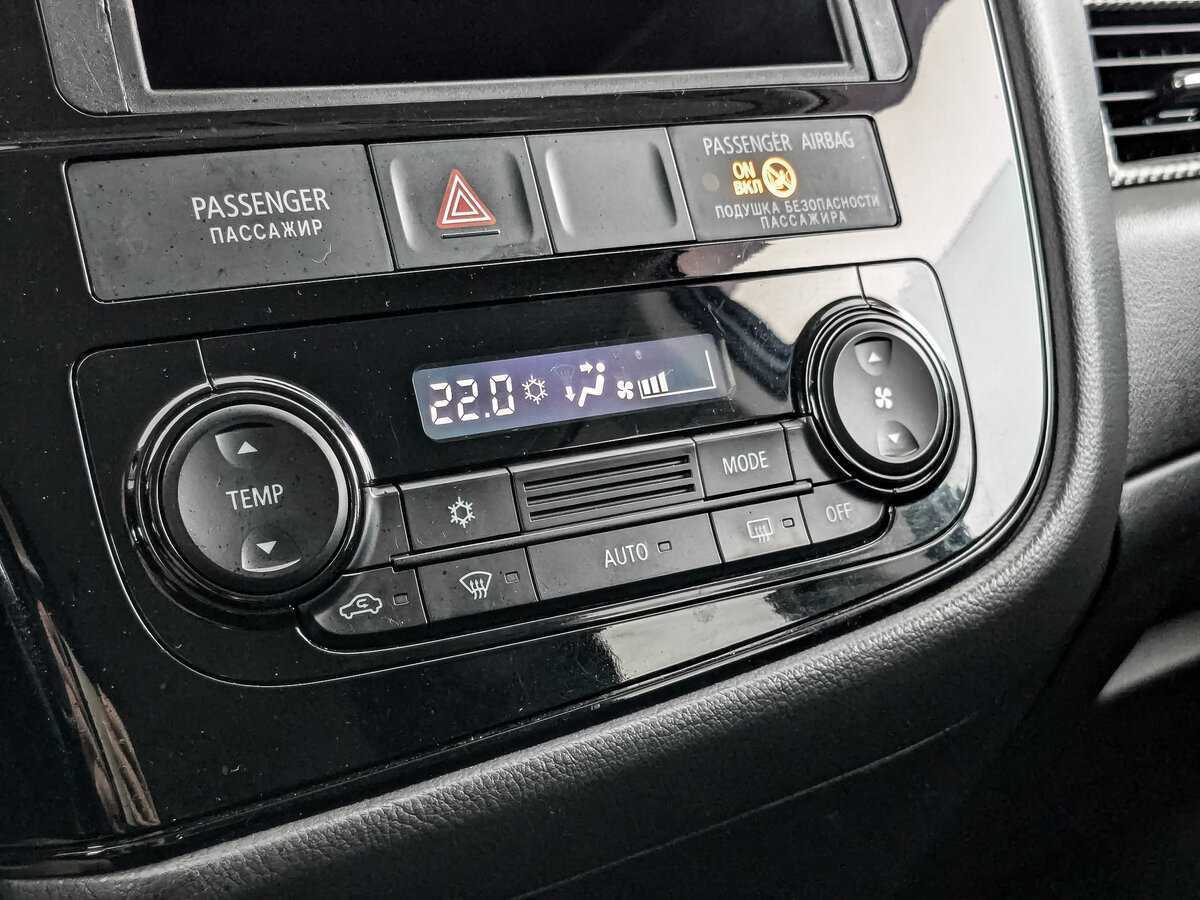 Mitsubishi Outlander, 2015 Фото №17