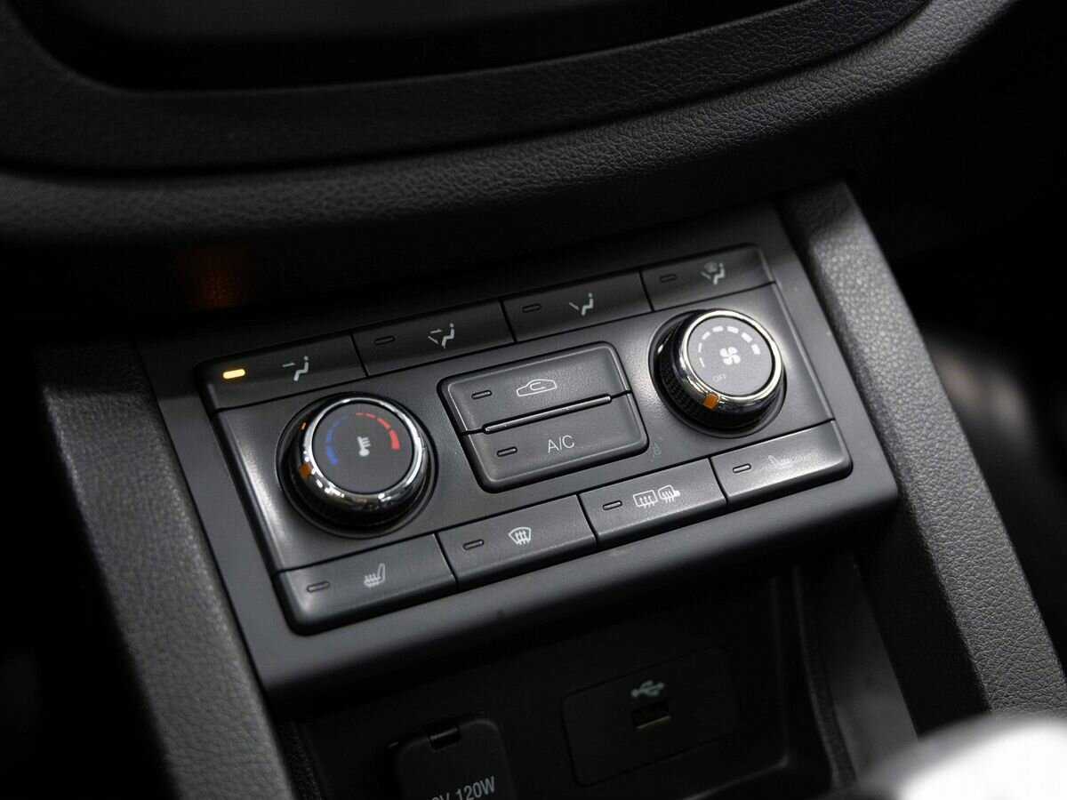 FAW Besturn X40, 2019 Фото №20