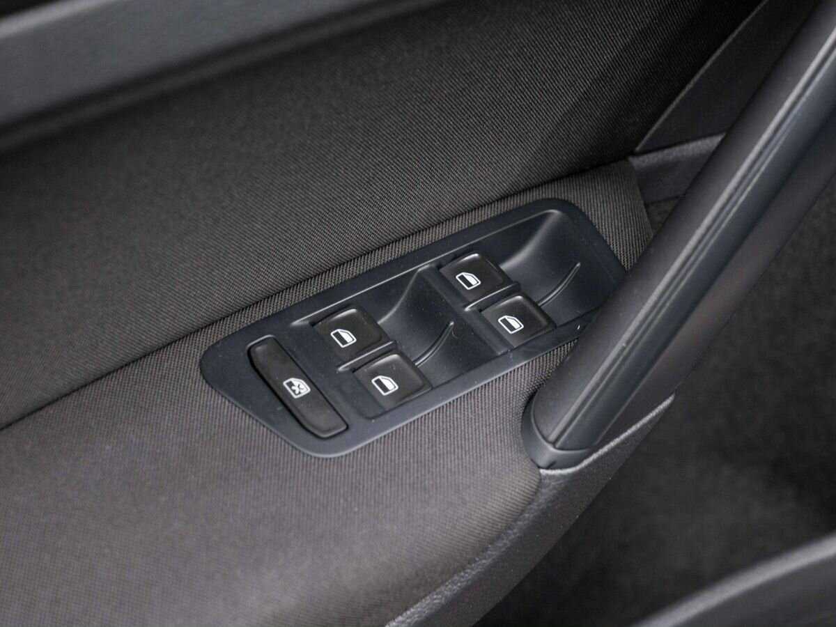 Volkswagen Golf, 2013 Фото №18