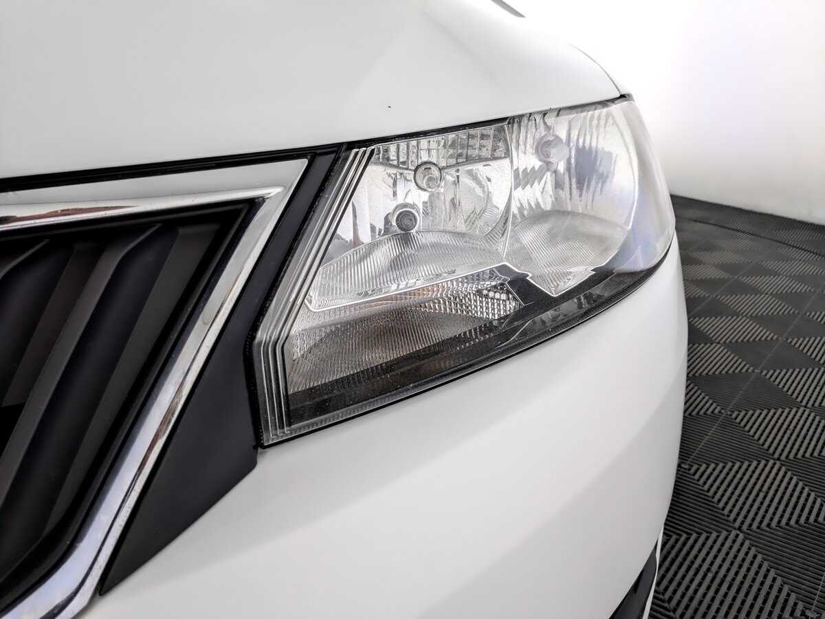 Skoda Rapid, 2017 Фото №17