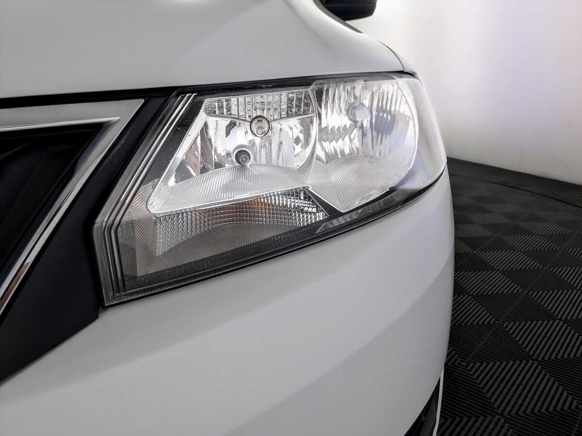 Skoda Rapid, 2017 Фото №17