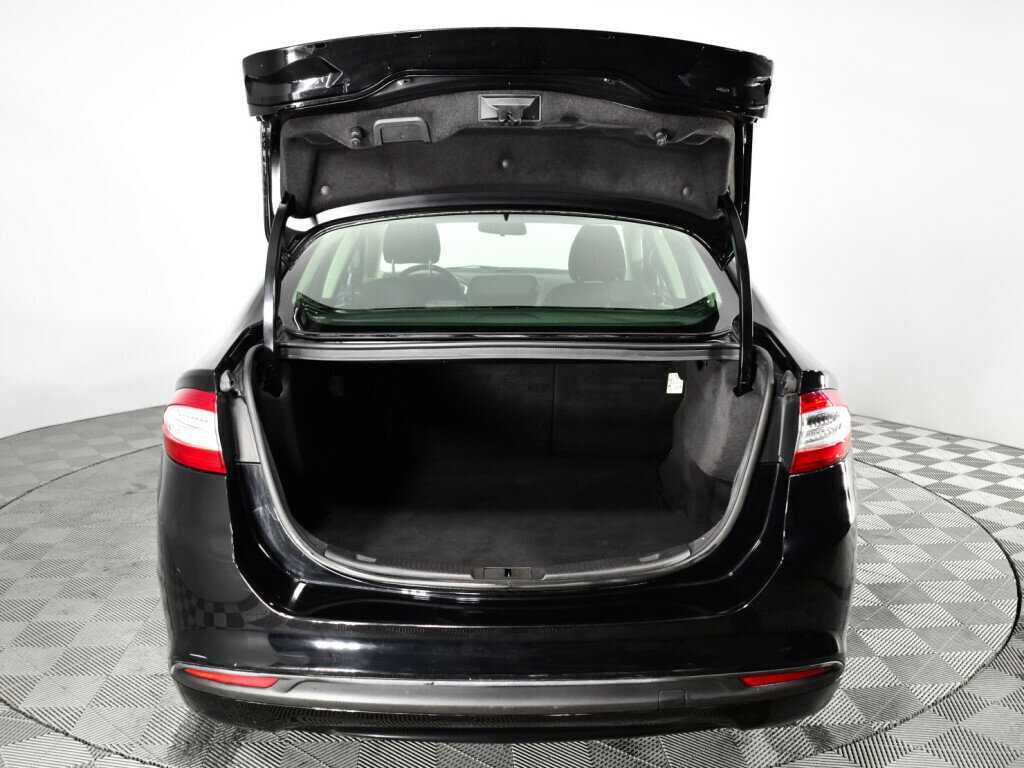 Ford Mondeo, 2017 Фото №15