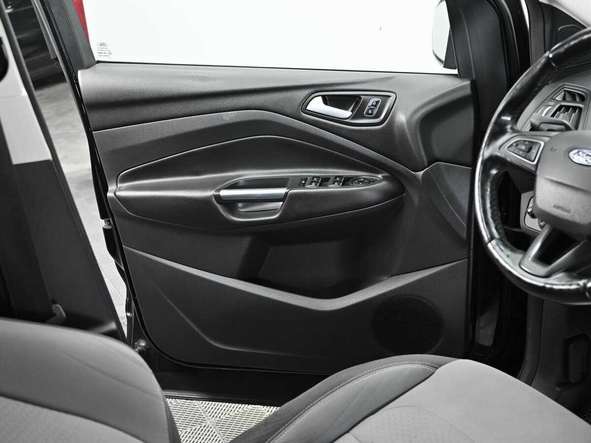 Ford Kuga, 2017 Фото №7