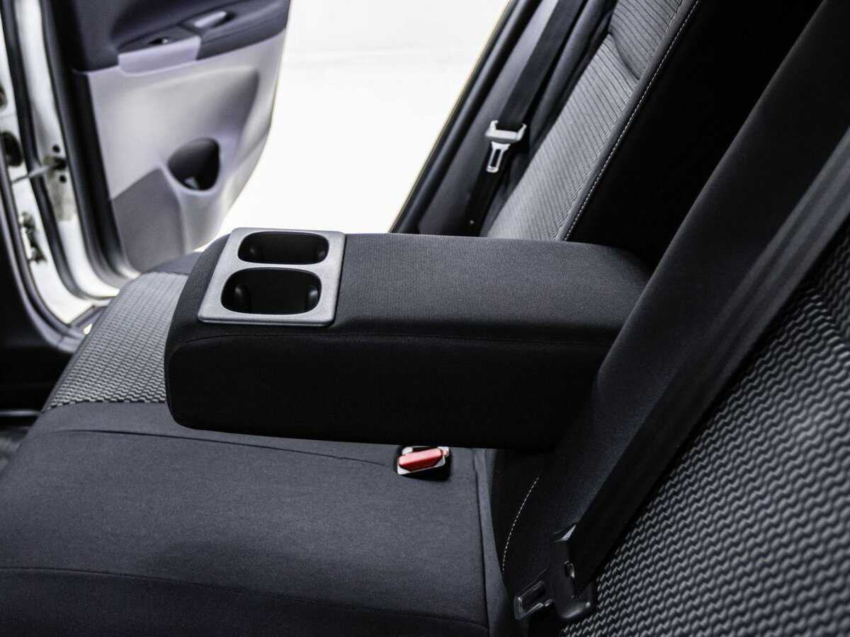 Nissan Sentra, 2016 Фото №18