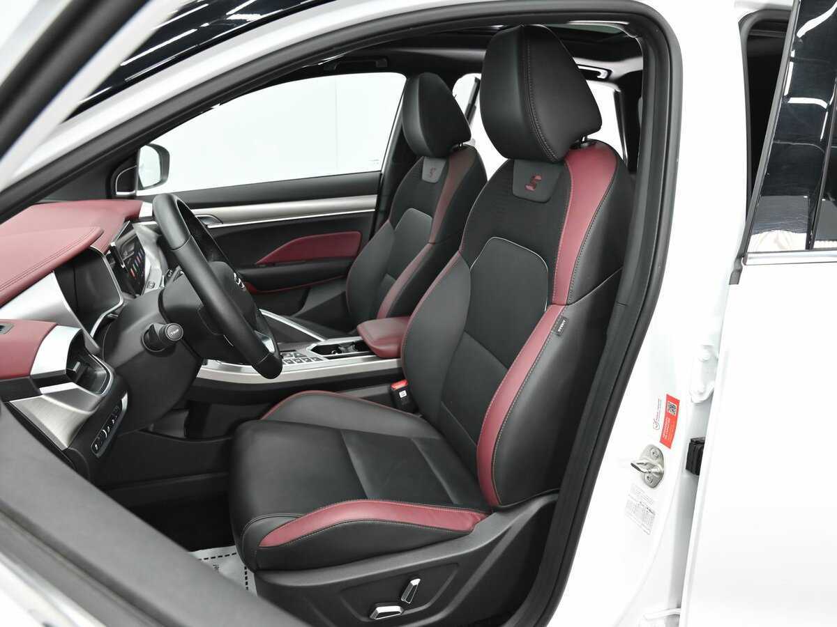 Geely Coolray, 2022 Фото №8