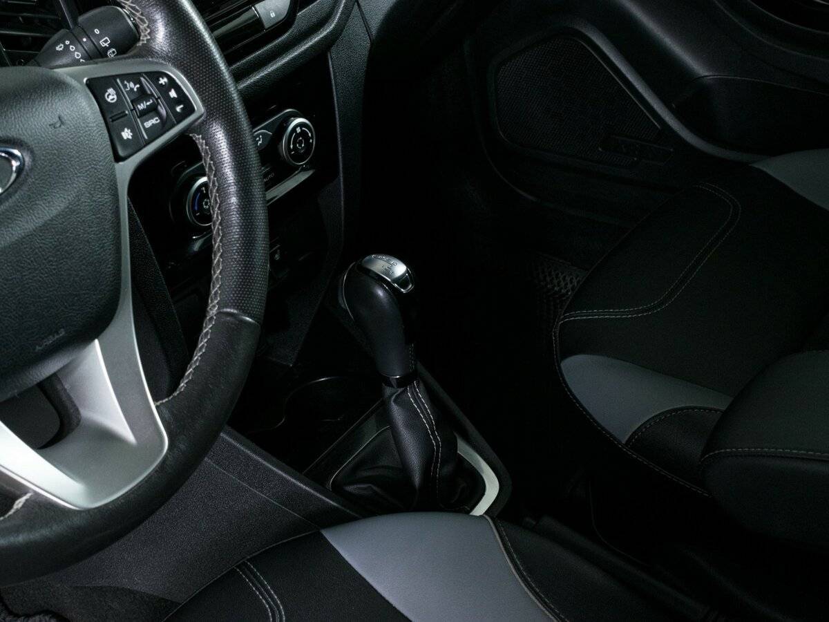 Lada (ВАЗ) XRAY Cross, 2020 Фото №15