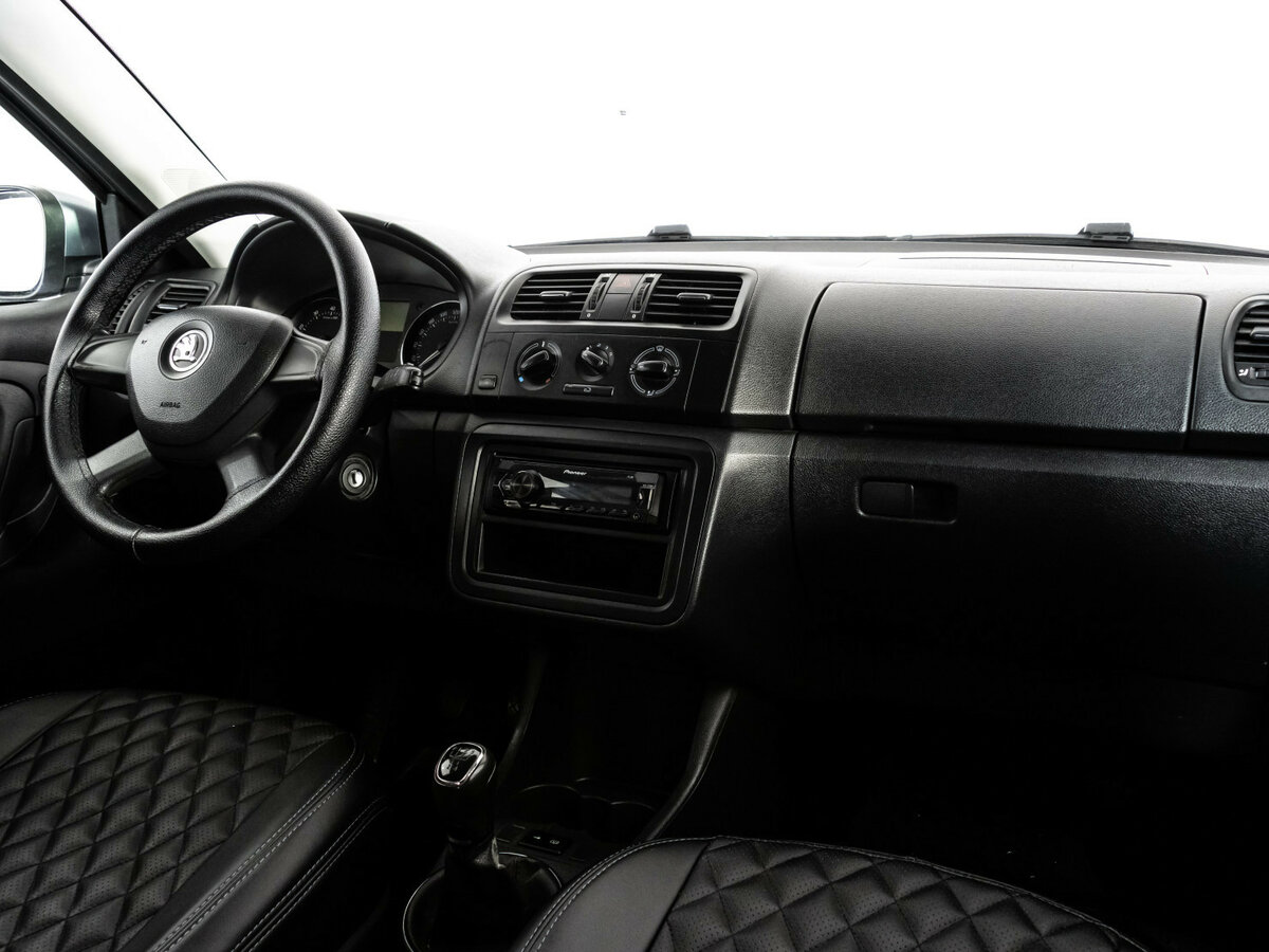 Skoda Fabia II Рестайлинг, 2013 Фото №9