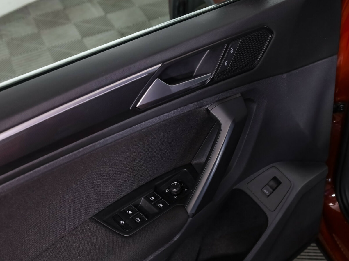 Volkswagen Tiguan II, 2017 Фото №12