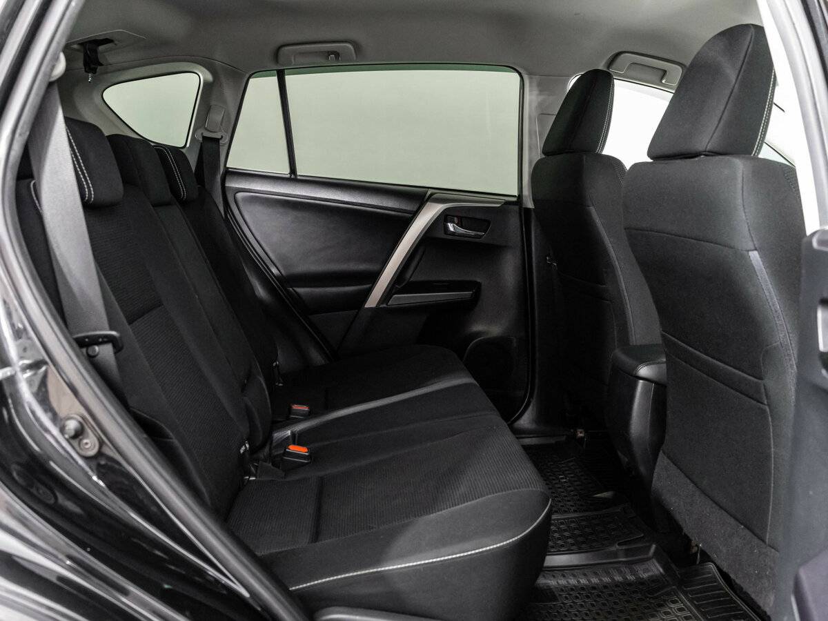 Toyota RAV4 IV (XA40) Рестайлинг, 2016 Фото №12