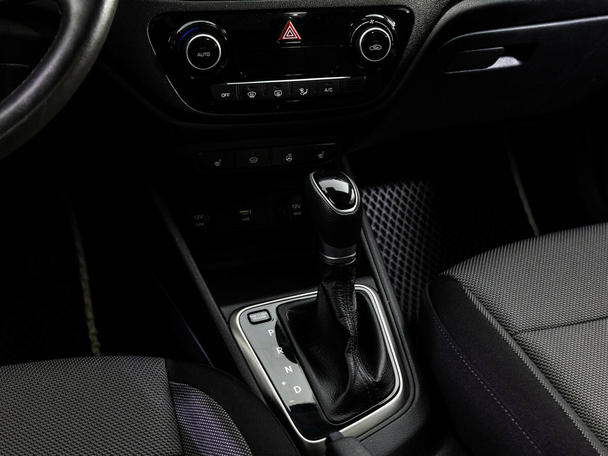 Hyundai Solaris II Рестайлинг, 2021 Фото №10