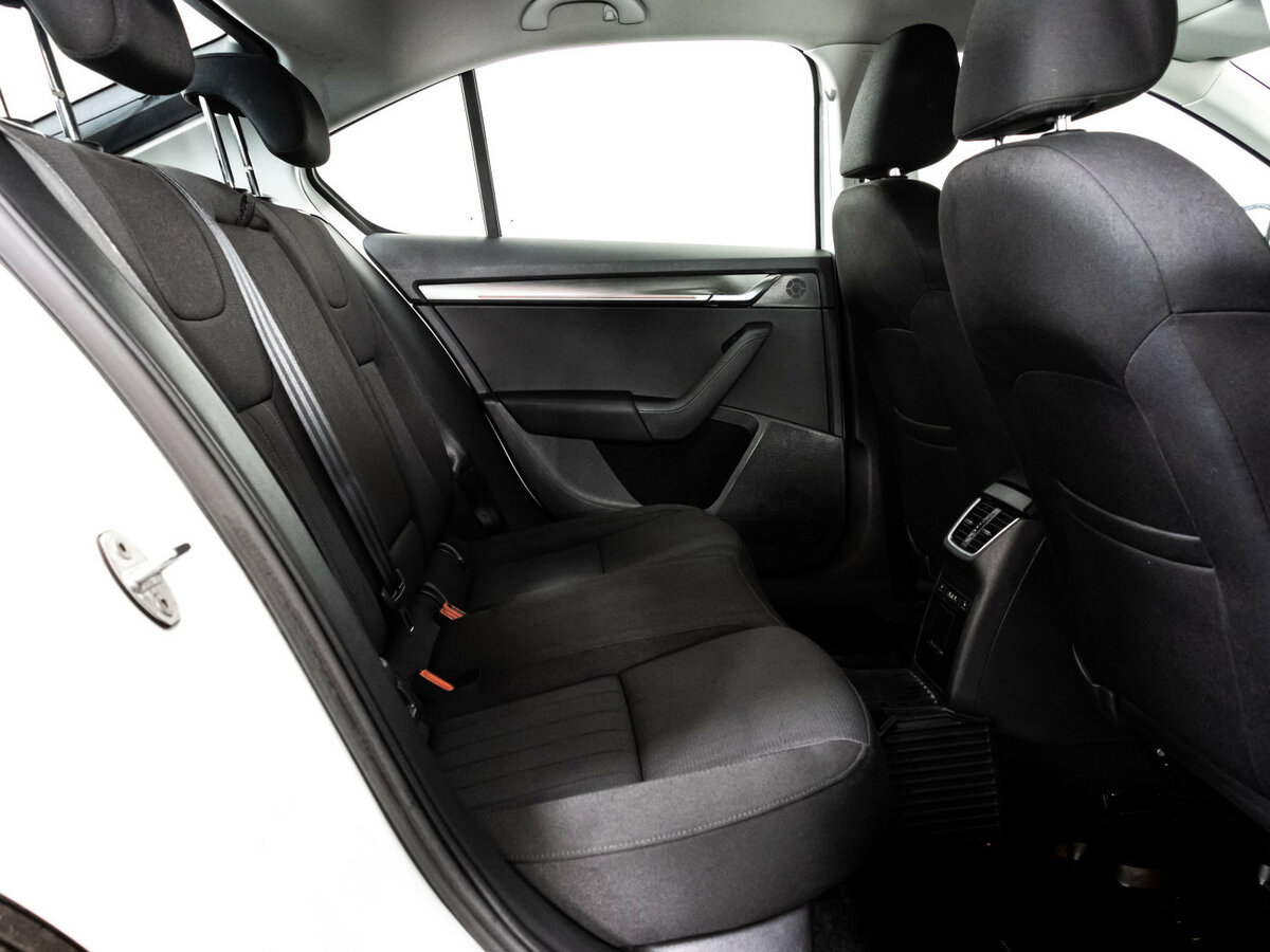 Skoda Octavia III (A7) Рестайлинг, 2017 Фото №13